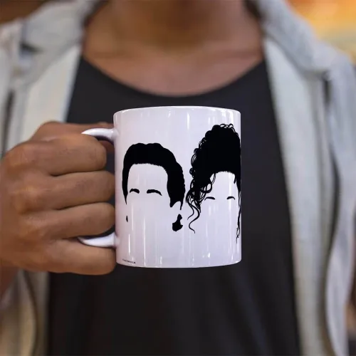 Vista 220 de Trend Setters Friends the Television Show – 25 años – Mercancía oficial – Taza de café o té de cerámica blanca de 11 onzas – perfecta para regalar