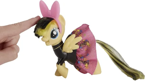 Vista 8 de My Little Pony: La película Sparkling & Spinning Skirt Songbird Serenade