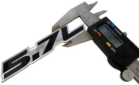 Vista 4 de Placa de identificación de aluminio altamente pulido de 5.7 litros en negro sobre plata, placa de identificación para automóvil, camión, motor
