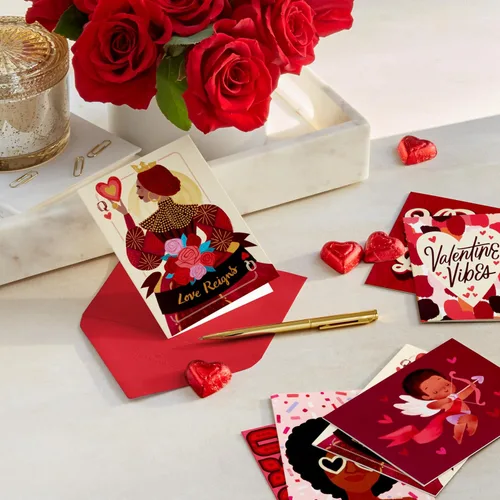 Vista 2 de Hallmark Surtido de tarjetas de San Valentín de caoba (36 tarjetas con sobres) Cupido, Vibes de San Valentín