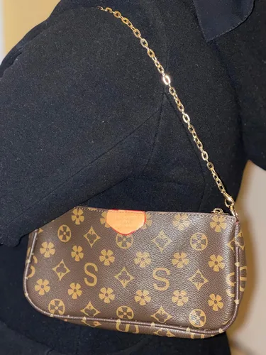 Vista 6 de Conjunto de bolso de mano de 3 piezas para mujer con correa marrón, rosa y marrón oscuro, así como una pequeña correa dorada, Marrón