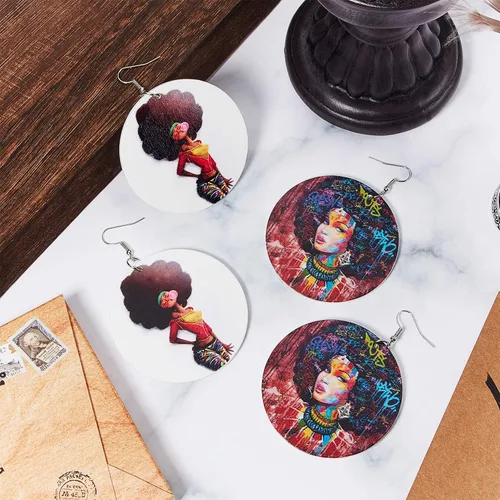 Vista 4 de 10 pares de aretes redondos africanos para mujer, de madera pintada, aretes de estilo étnico