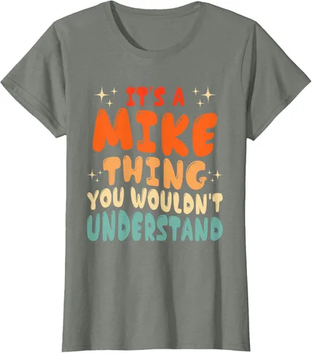 Vista 16 de Camiseta retro de los años 80 con texto en inglés "It's A Mike Thing You Wouldn't Understand", Negro