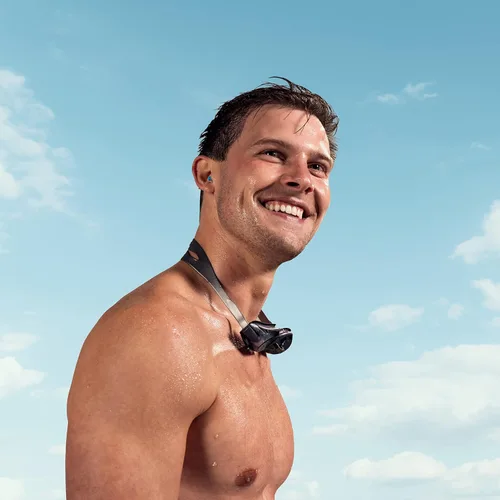 Vista 4 de Alpine SwimSafe - Tapones para los oídos para adultos, protección contra el agua, cómodos tapones impermeables con filtro, hipoalergénicos
