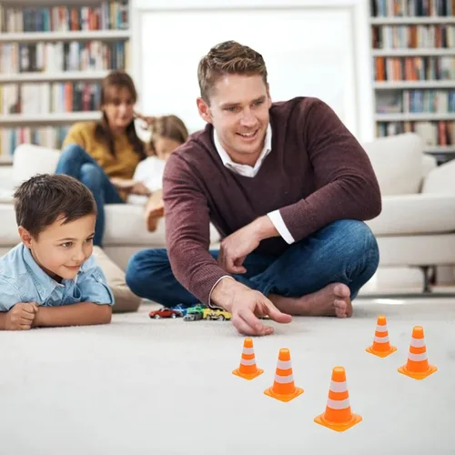 Vista 5 de 30 piezas de conos de tráfico mini, conos mini de 1 pulgada naranja pequeños para señalización de bloqueo de carretera en construcción, juguetes