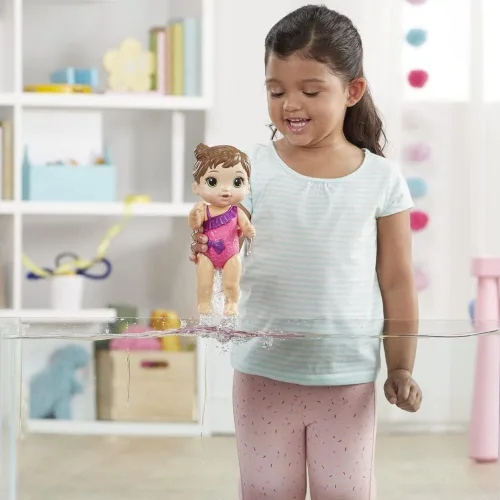 Vista 7 de Baby Alive Splash'n Snuggle Baby - Muñeca de pelo castaño para juegos acuáticos, con accesorios