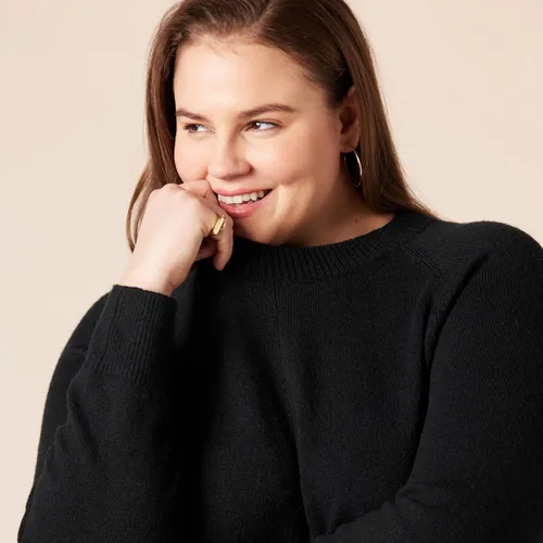Vista 3 de Tienda Essentials Women's Crewneck Sweater, Classic-Fit, Soft Touch, Long Sleeve, Plus-Size Available