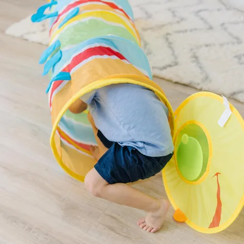 Vista 7 de Melissa & Doug Giddy Buggy - Túnel de gateo