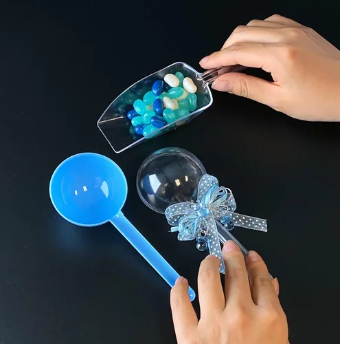 Vista 5 de 48 piezas rellenables de sonajero para bebé, color azul con oso decorativo y cinta