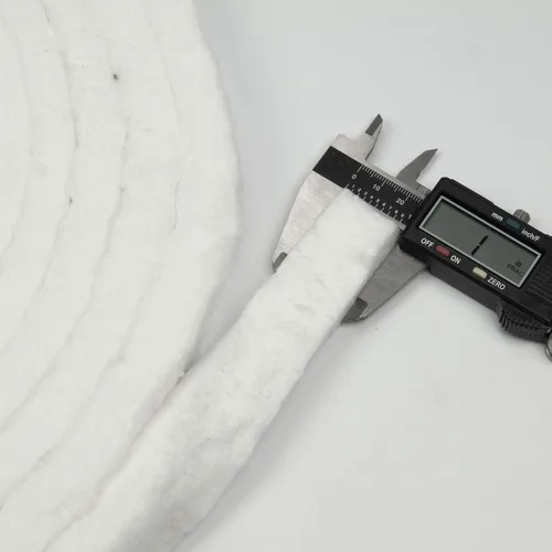 Vista 3 de Lynn Manufacturing Tira de fibra cerámica alternativa en manta, 2200°F clasificado, 1" x 1/2" x 300", Junta de alta temperatura para caldera, estufa