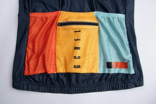 Vista 4 de GCRFL Conjunto de camisetas de ciclismo para mujer, altamente transpirables, pantalones cortos con bolsillos y acolchado 4D