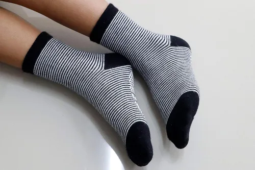 Vista 7 de RATIVE - Calcetines antideslizantes con agarres para bebé, bebés, niños pequeños, niños y niños