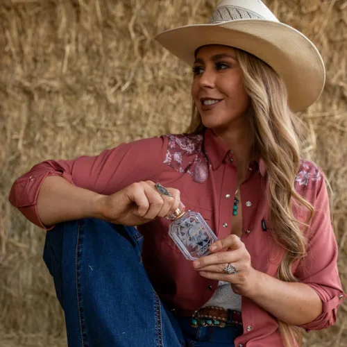 Vista 3 de HOOEY West Desperado Perfume para mujer, perfume cítrico de larga duración para mujeres con notas de jazmín, azafrán, madera de cedro, ámbar y más