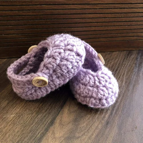 Vista 7 de Crochet slip-on style baby shoes, Crochet Baby girl shoes, Baby girl and boys slippers, handmade by order from 0-12 months, different colors by