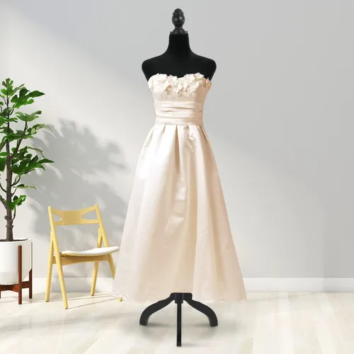 Vista 2 de Vestido de maniquí femenino con altura ajustable de 49.6 a 63.4 pulgadas, con trípode de madera para ventana, tienda, joyería, costura (negro)