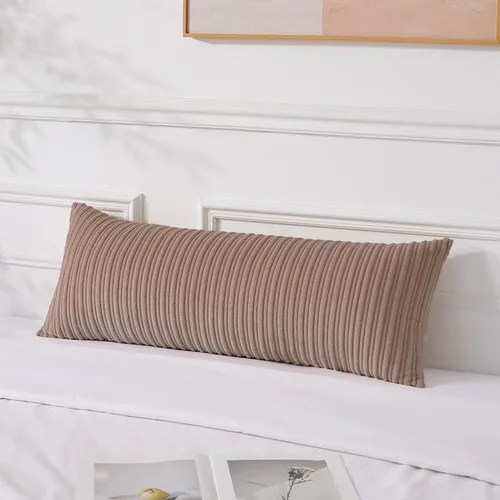 Vista 174 de UGASA - Fundas de almohada decorativas de terciopelo suave y sólidas de Navidad para sala de estar/sofá, 16 x 16 pulgadas, 2 unidades, color burdeos