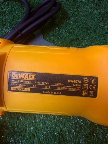 Vista 3 de Pulidora 4.5 dewalt velocidad variable 4075