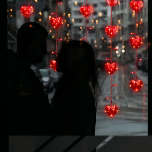 Vista 2 de 5 luces de corazón para ventana de San Valentín, decoración iluminada para el día de San Valentín, funciona con pilas, luces de fondo con gancho