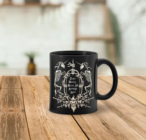 Vista 3 de Dark Memento Mori The Undead Macabre Art Taza de cerámica de 11 onzas, taza de té de café místico, decoración gótica del hogar, regalos para amantes