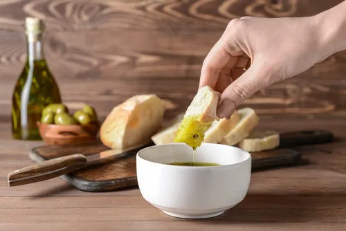 Vista 9 de Sanniti Laudemio Aceite de oliva virgen extra orgánico Fattoria di Maiano, ganador del premio de oro en la competencia mundial de aceite de oliva