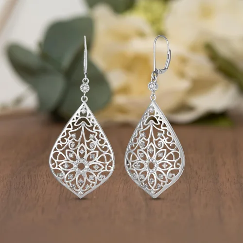 Vista 3 de Natalia Drake Aretes grandes de diamantes colgantes estilo antiguo con cierre de palanca para novia, 14 Cttw para mujer, en plata de ley 925 chapada