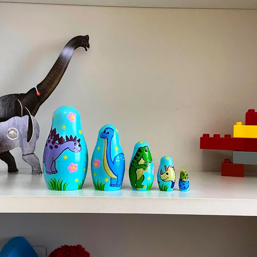 Vista 5 de AEVVV Juego de 5 muñecas anidables de dinosaurio, muñecas rusas de dinosaurio, figuras de dinosaurio de madera