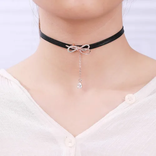 Vista 4 de LVEN - Gargantilla negra para mujer, collar de tono doradoplateado con elegante dije