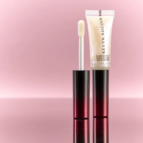 Vista 5 de Kevyn Aucoin Glass Glow Lip: Resaltador de brillo de labios multiusos. Esmalte reflectante 3D, cómodo de llevar, no pegajoso. Hidratar, proteger
