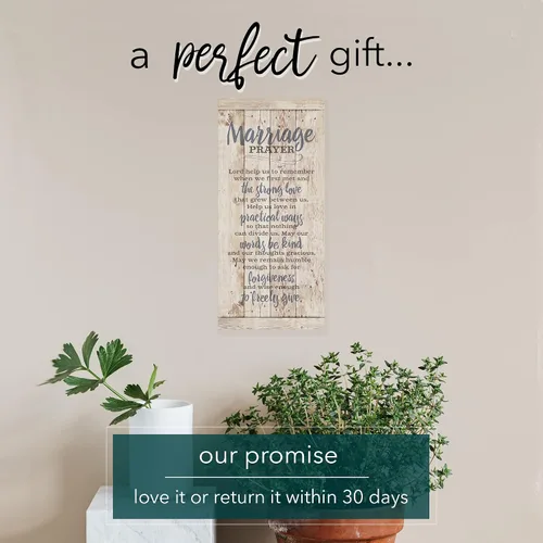 Vista 7 de Placa de madera con cita inspiradora en texto en inglés "Marriage Prayer" "Lord, help us to remember when we first met" - Elegante cuadro vertical