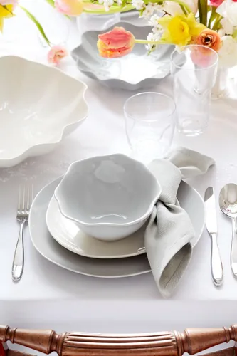 Vista 5 de Portmeirion Sophie Conran Floret - Juego de 4 piezas Plato llano, plato de ensalada, cuenco de cereales y taza, hecho de porcelana, apto