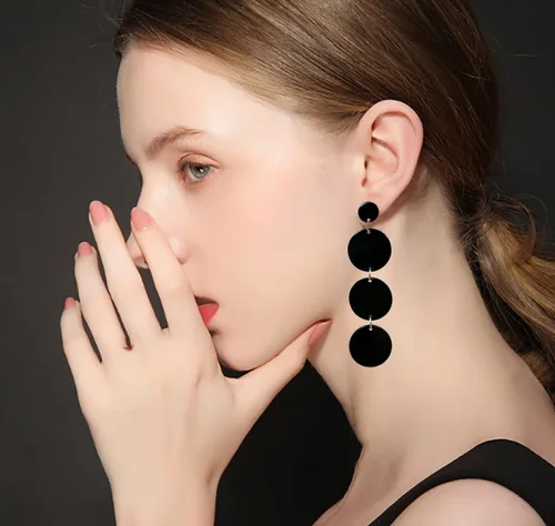 Vista 2 de Aretes colgantes redondos de neón de los años 80, aretes colgantes de disco circular de acrílico para mujer Negro