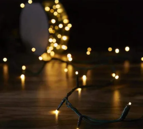 Vista 4 de GE StayBright® Luces LED MicroBright de 250 unidades, blanco cálido 93196lo
