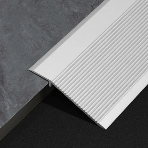 Vista 4 de Tira de transición de piso de aluminio, rampa de umbral de aluminio, borde laminado, tira de umbral antideslizante, reductor de suelo para grandes