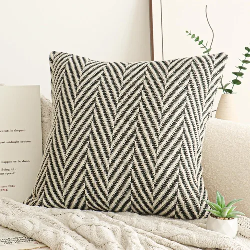 Vista 2 de Jonhier Funda de cojín cuadrada de cheurón blanco y negro, funda de cojín con patrón geométrico bohemio de granja para decoración de mediados