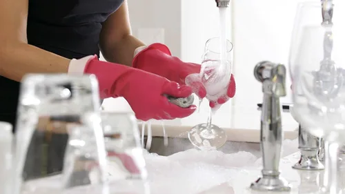 Vista 3 de Casabella Guantes de Limpieza Doméstica Reutilizables Premium Waterblock, Mediano, Rosa