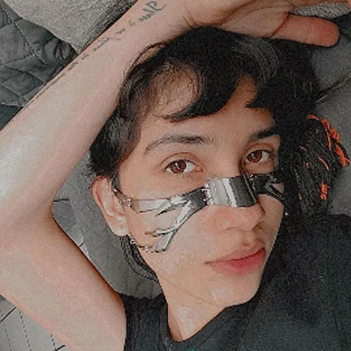 Vista 3 de Eddie Munson Máscara mecánica punk para mujeres, accesorios de cara de metal irregulares, máscara de fiesta de Halloween para mujeres y hombres