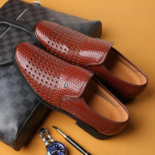 Vista 7 de Zapatos Oxford formales huecos de negocios para hombre, zapatos de cuero genuino transpirables de verano con punta puntiaguda, zapatos de cuero