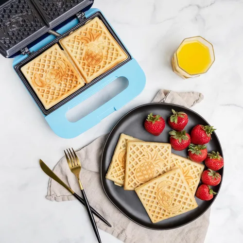 Vista 2 de Uncanny Brands Disney Lilo y Stitch Máquina para Hacer Waffles - Haz Waffles de Lilo y Stitch - Electrodoméstico de Cocina