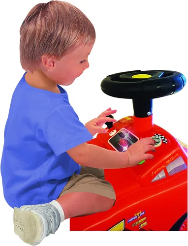 Vista 4 de Kiddieland Toys Limited My Lightning McQueen Racer Ride On, multicolor, grande Disney Pixar Cars tema con volante interactivo, sonidos del motor