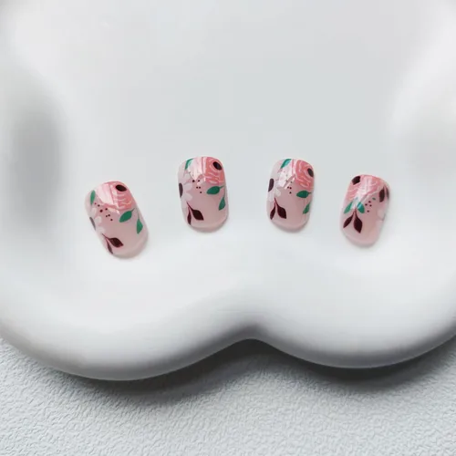 Vista 2 de Uñas postizas a presión de otoño, uñas postizas cuadradas cortas de cobertura completa con diseño de flores rosas, lindas uñas acrílicas brillantes