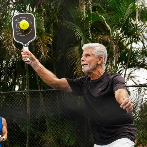 Vista 5 de GAMMA Paleta de pickleball de fibra de carbono de obsidiana, opciones de núcleo de 0.394 in, 0.512 in y 0.630 in, mango de espuma moldeado cómodo