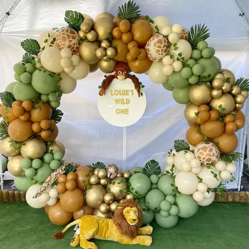 Vista 7 de Kit de arco de guirnalda de globos de selva safari para decoración de fiesta de cumpleaños Wild One, 157 globos verde salvia marrón con globos