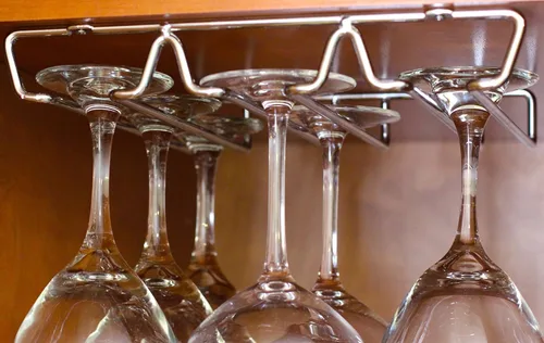 Vista 6 de Deco Brothers 2PK Soporte de Copas de Vino de Una Sola Barra, Cromado