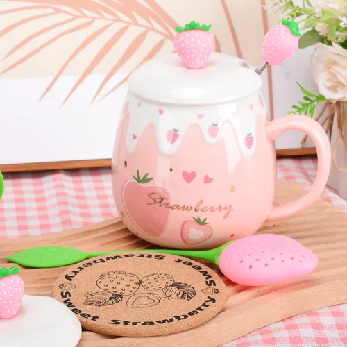 Vista 4 de Taza rosa, lindas tazas de fresa con cuchara coladora de tapa, regalos para mujeres, tazas de café de cerámica, taza de té Kawaii de 15 onzas