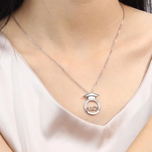Vista 2 de Graduation Gifts for Her 2023 - Sterling Silver Bachelor's Hat Pendant Class of 2023 Graduation Necklace for Best Friends, High School College