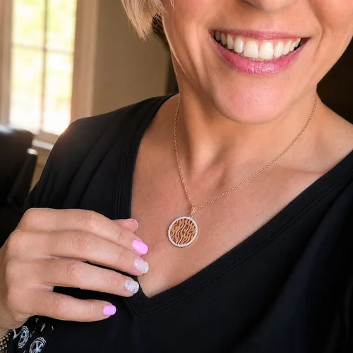 Vista 6 de Alef Bet by Paula Shema Israel Collar hebreo de bendición de oración para mujer Oro rosa