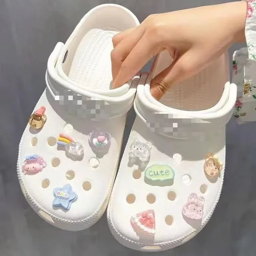 Vista 2 de dijes de cocodrilo para niñas, dijes brillantes para cocodrilo