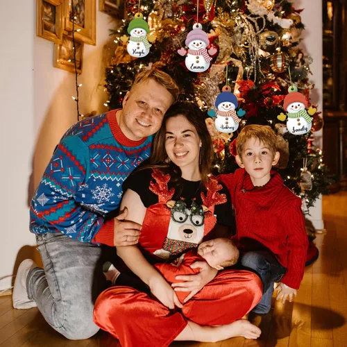 Vista 6 de 7 piezas de adorno de Navidad personalizado 2025, adorno de familia de muñeco de nieve con nombre y foto acrílico para decoración de árbol