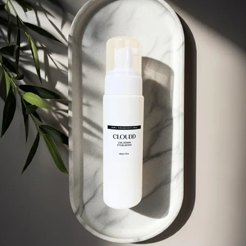 Vista 3 de CLOUDD Mousse para peinar rizos sin fragancia, 100% libre de fragancia y sin aceite esencial, sin perfume, sin aerosol