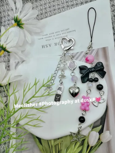 Vista 2 de Meefisher Y2K - Llavero estético con diseño de mariposa y fresa, con diseño de oso y guitarra, bonito llavero para mujer, dije de bolso (teléfono)